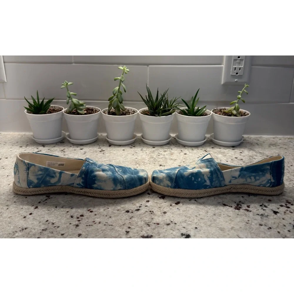TOMS Tie Dye Espadrille Flats Blue White‎ W7.5
